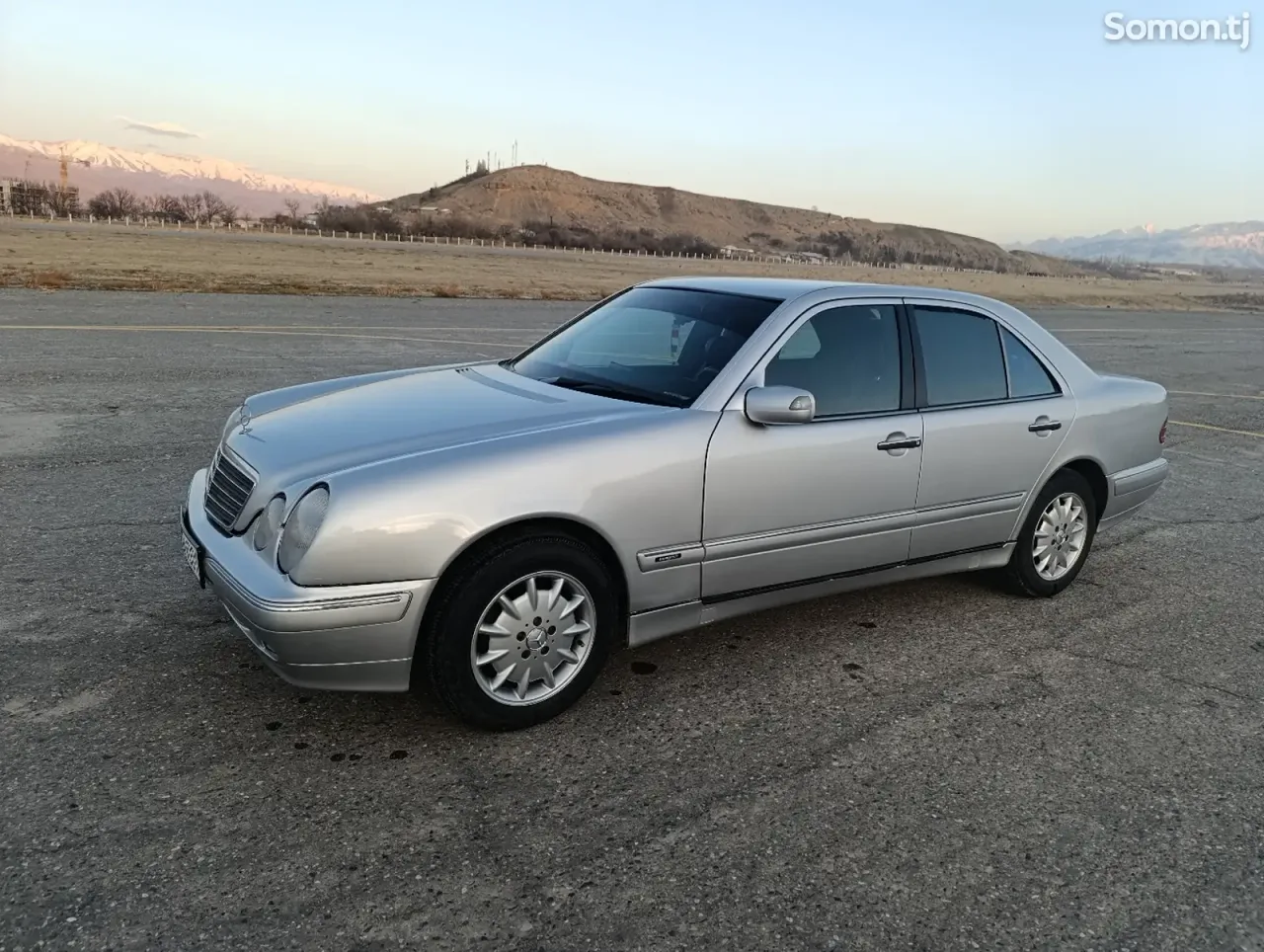 Mercedes-Benz E class 1996 · 2.0 MT