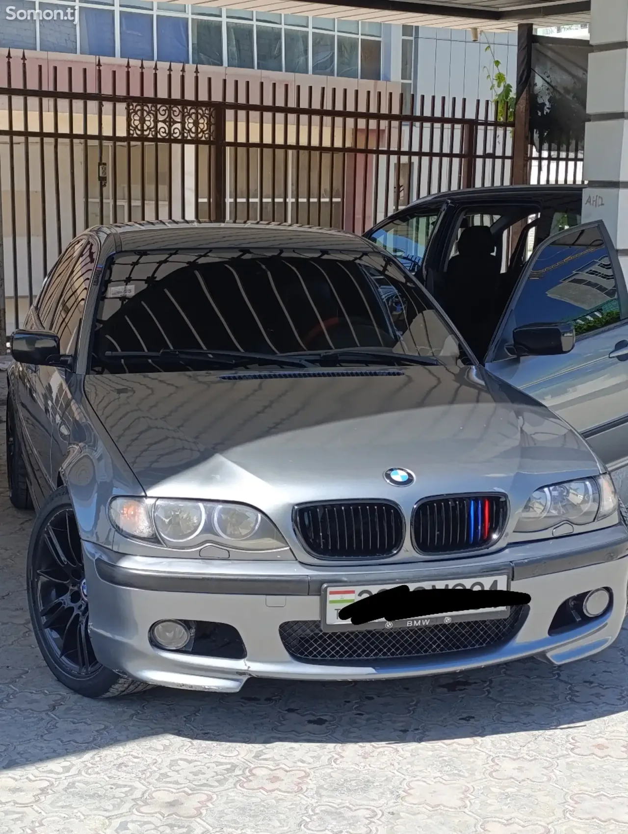 BMW 3 series 2003 · 3.0 AT