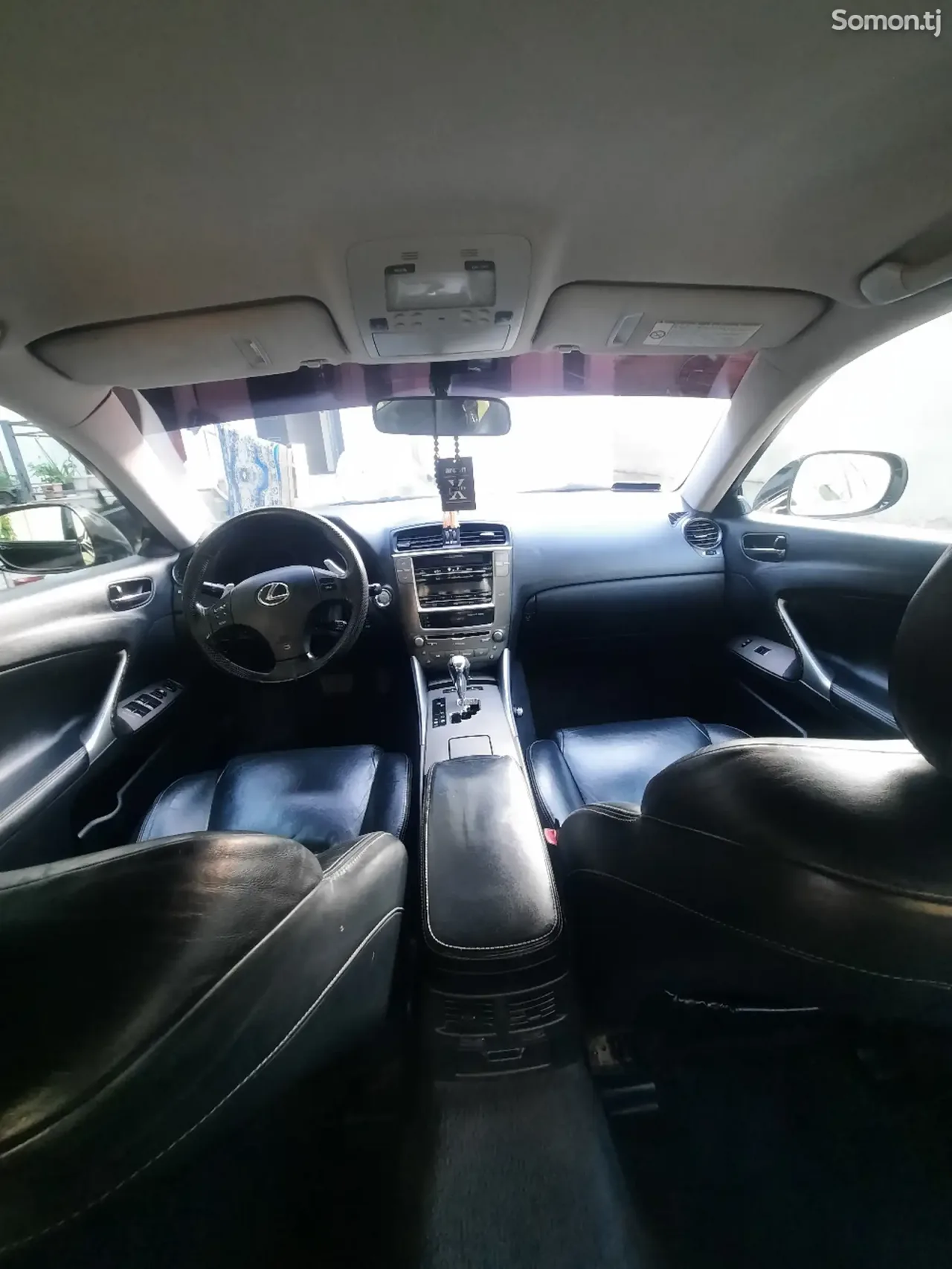 Lexus IS series 2010 · 2.5 AT