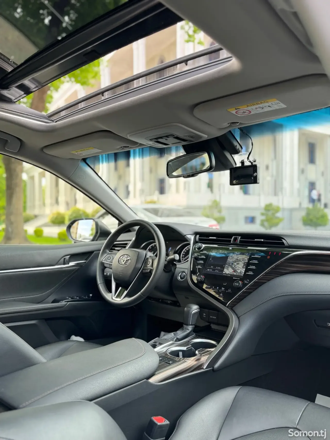 Toyota Camry 2018 · 2.5 AT