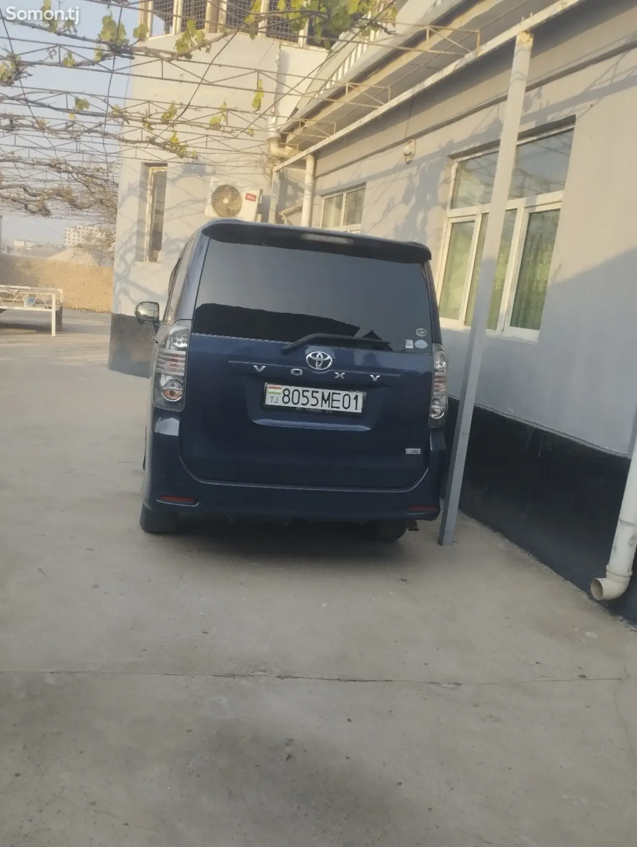 Toyota Voxy 2008 · 2.0 AT