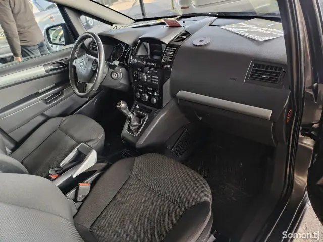 Opel Zafira 2010 · 1.8 MT