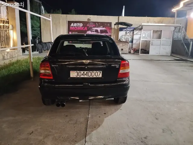 Opel Astra G 1999 · 1.6 MT