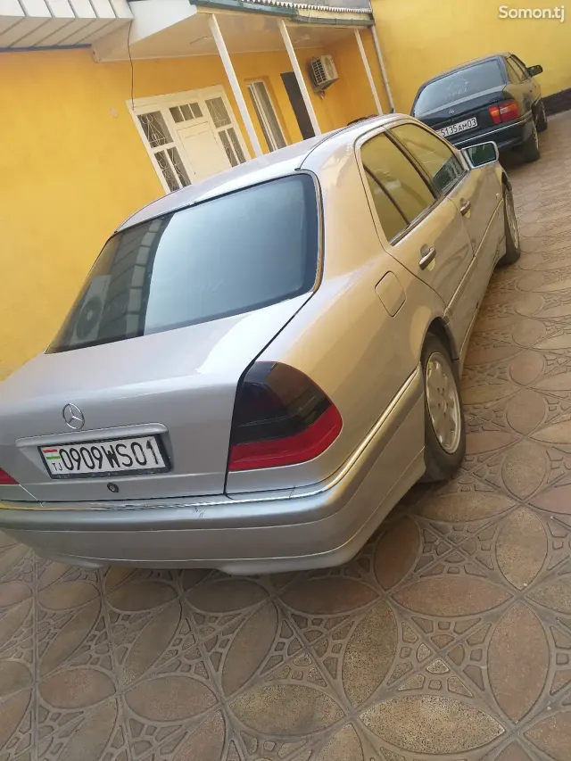 Mercedes-Benz C class 1999 · 2.2 AT