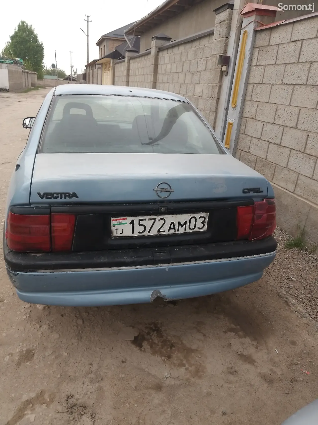 Opel Vectra A 1994 · 1.6 MT