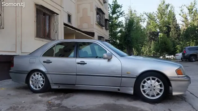 Mercedes-Benz C class 1995 · 1.8 MT