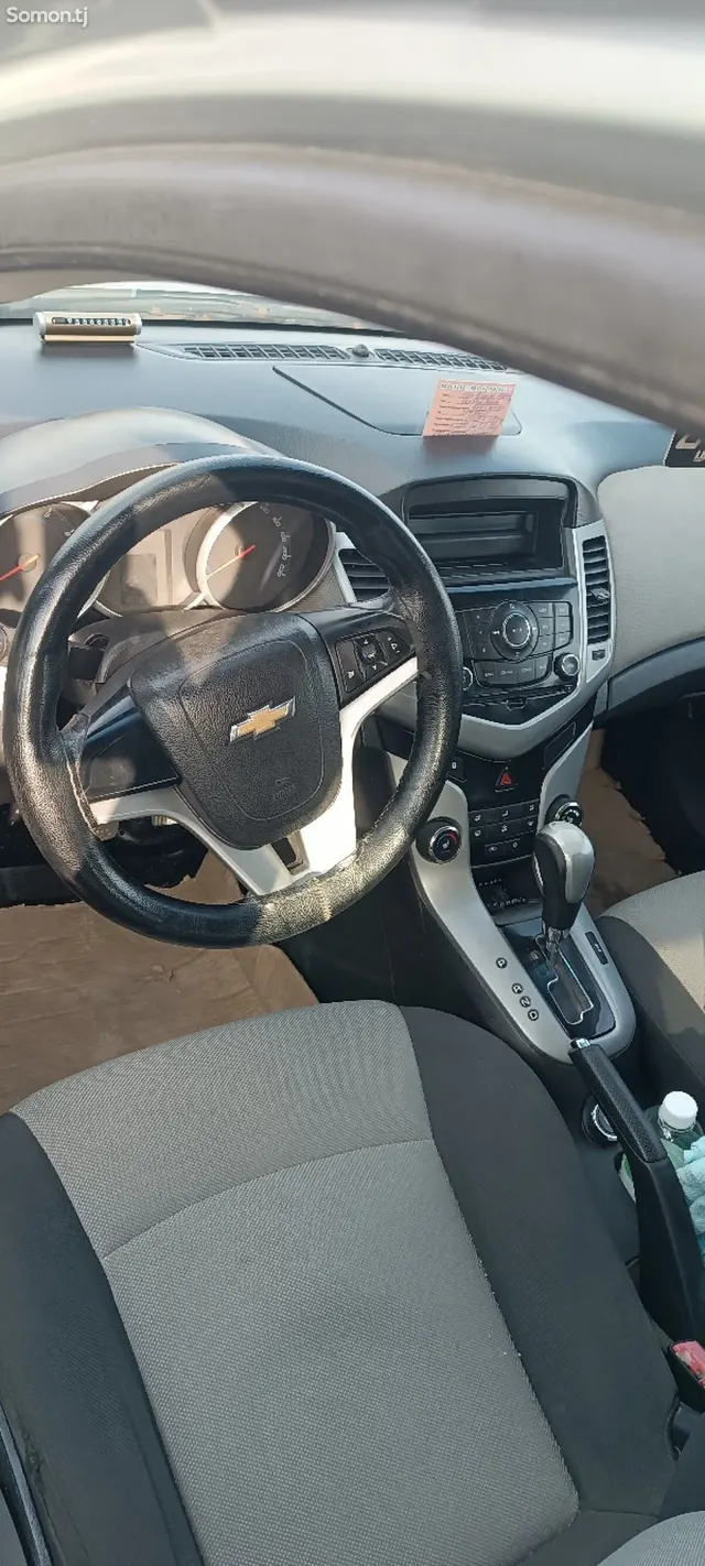 Chevrolet Cruze 2011 · 1.8 AT