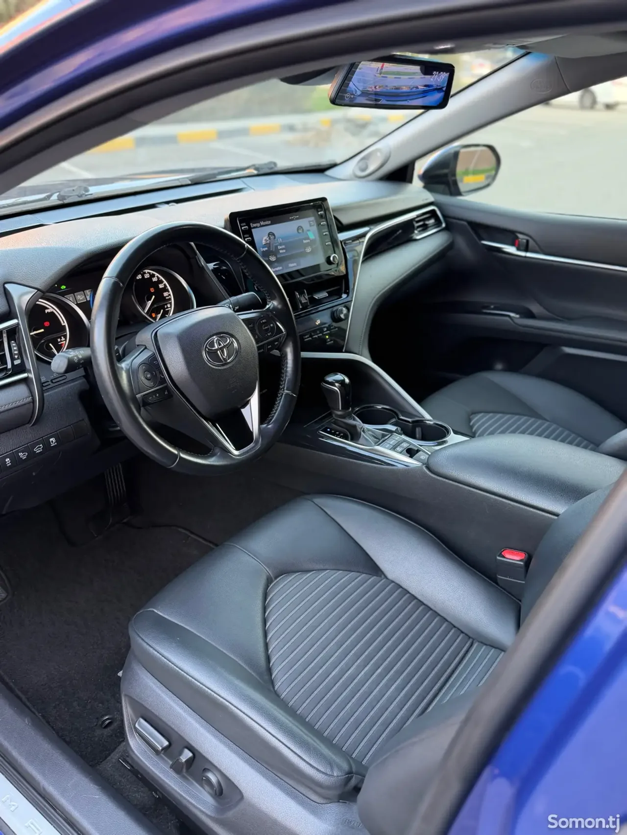 Toyota Camry 2019 · 2.5 AT