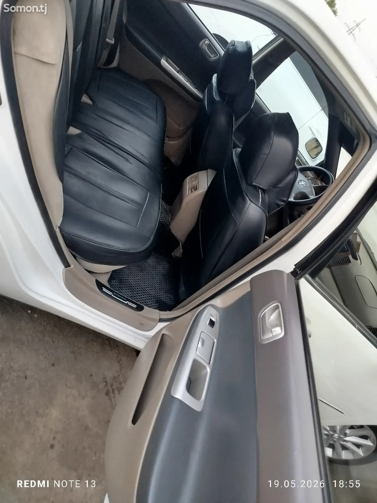 Toyota Camry 2004 · 2.4 AT