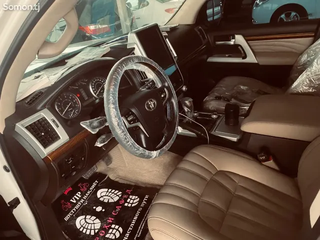 Toyota Land Cruiser 2010 · 4.0 AT