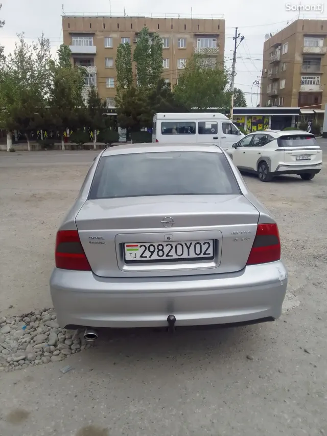 Opel Vectra B 1999 · 1.6 MT