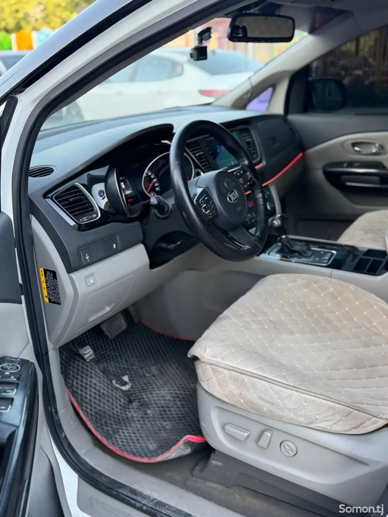 Kia Carnival 2014 · 2.2 AT