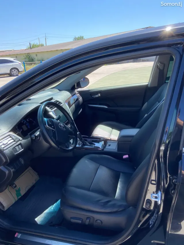 Toyota Camry 2014 · 2.5 AT