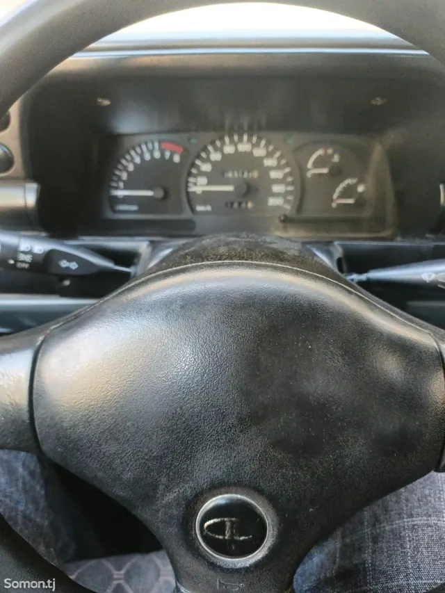Daewoo Nexia 1996 · 1.6 MT