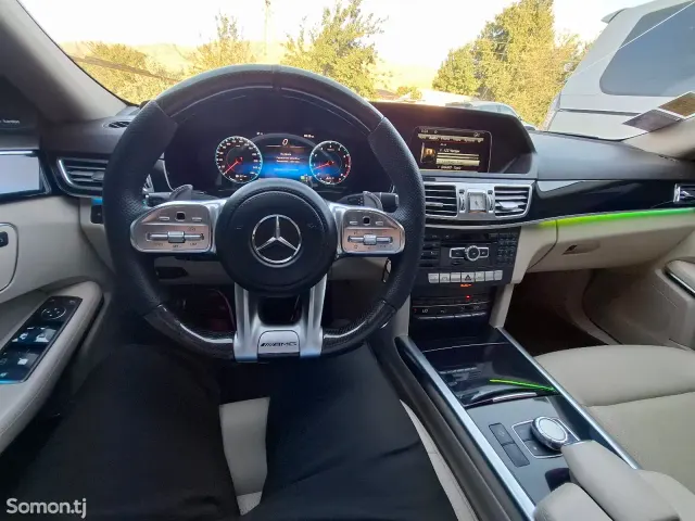 Mercedes-Benz E class 2014 · 3.5 AT