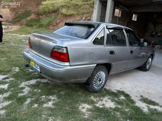 Daewoo Nexia 1995 · 1.6 MT