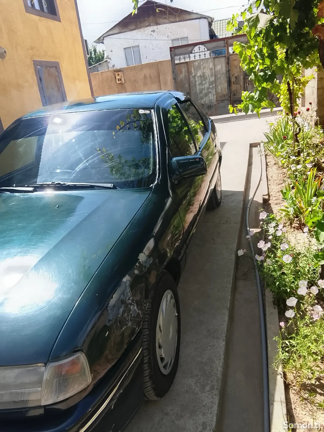 Opel Vectra B 1995 · 1.6 MT
