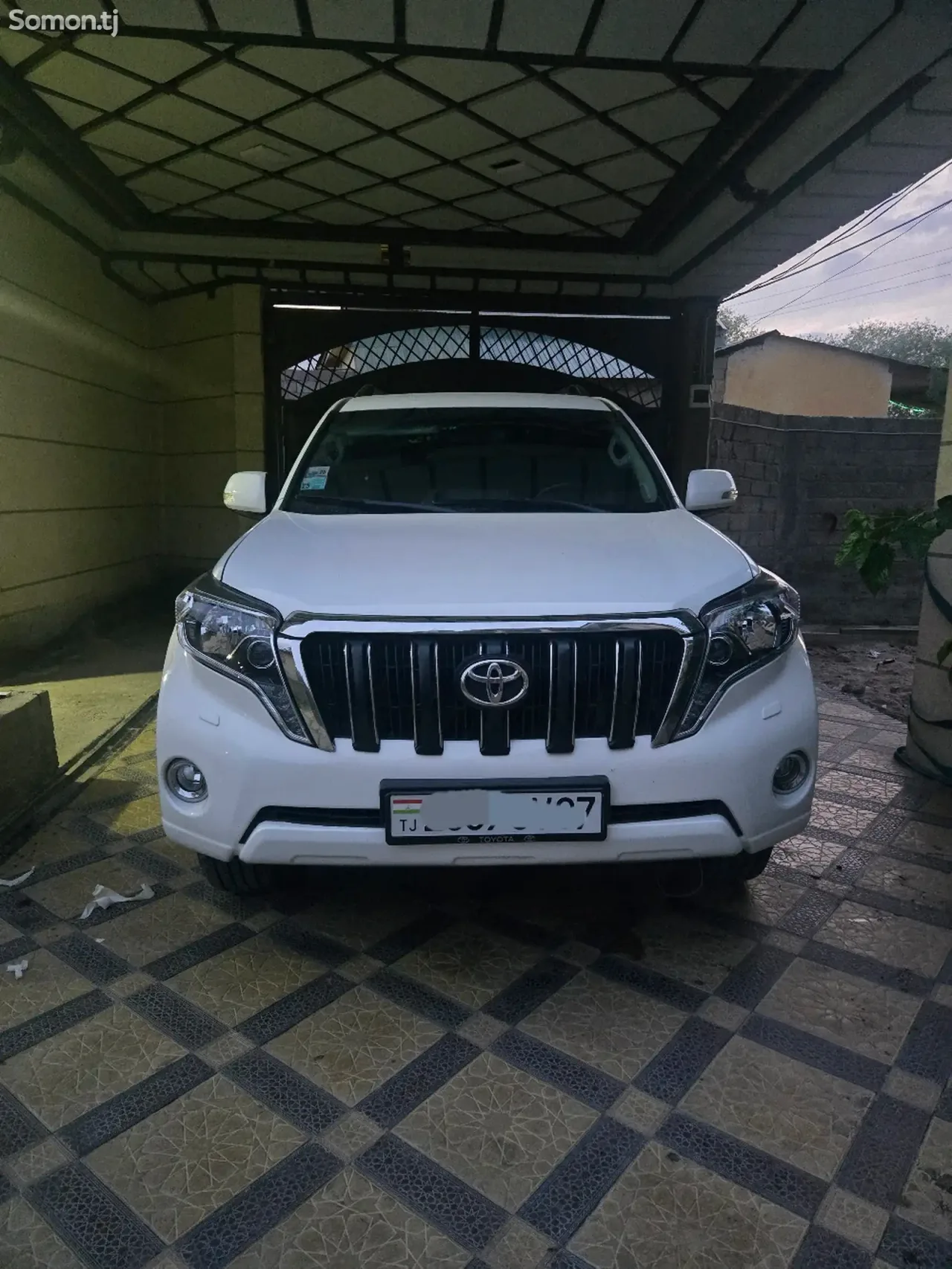 Toyota Land Cruiser Prado 2015 · 3.0 AT