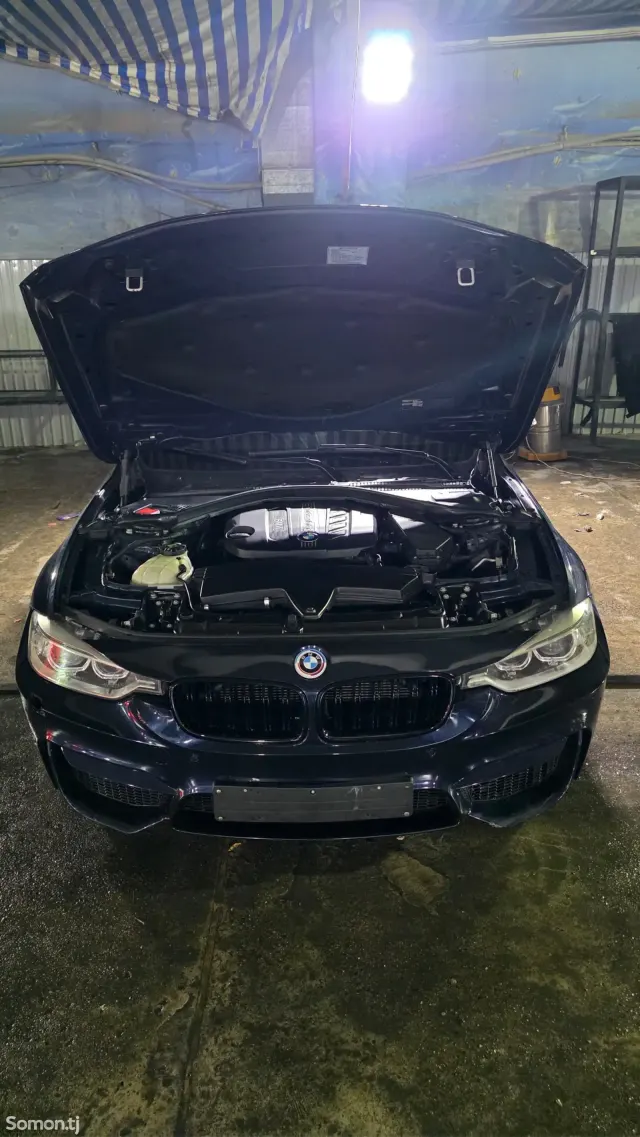 BMW 3 series 2015 · 2.0 AT