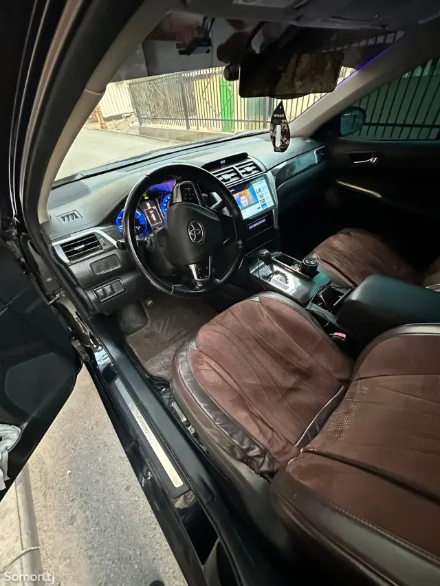 Toyota Camry 2015 · 2.5 AT
