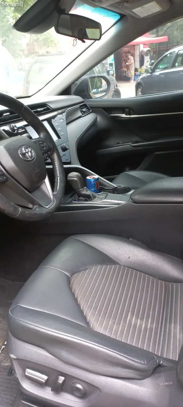 Toyota Camry 2018 · 2.5 AT