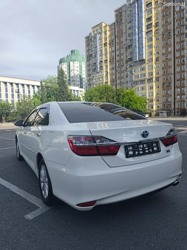 Toyota Camry 2015 · 2.5 AT
