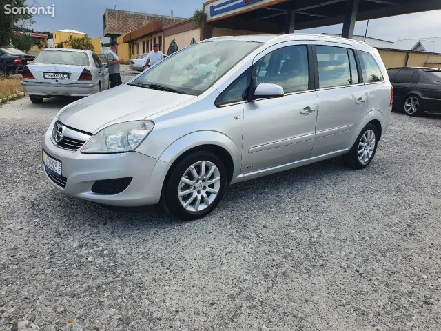 Opel Zafira 2009 · 1.6 MT