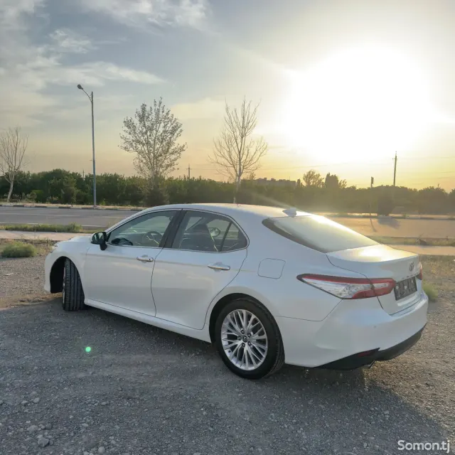 Toyota Camry 2019 · 3.5 AT