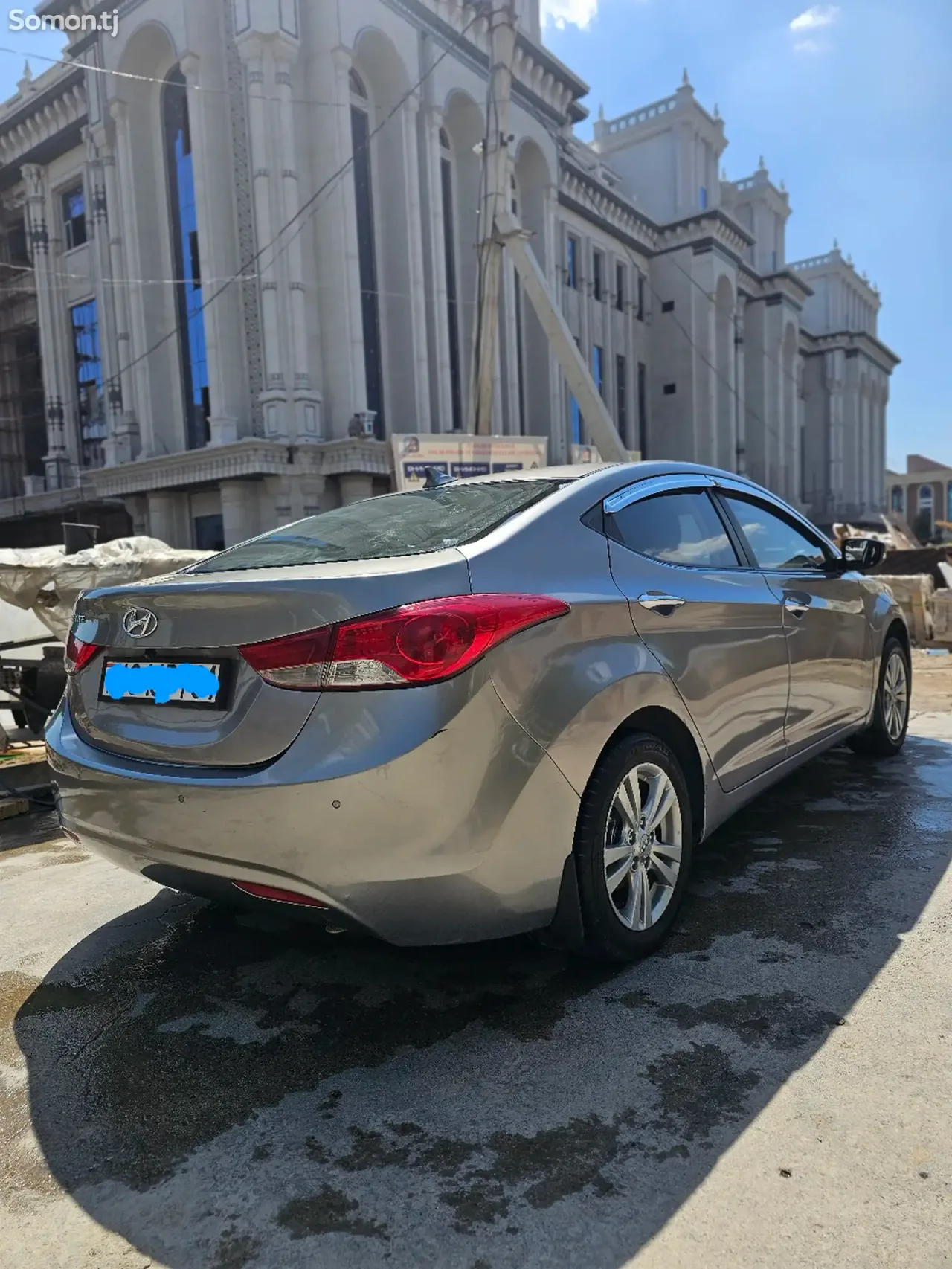 Hyundai Avante 2012 · 1.6 AT