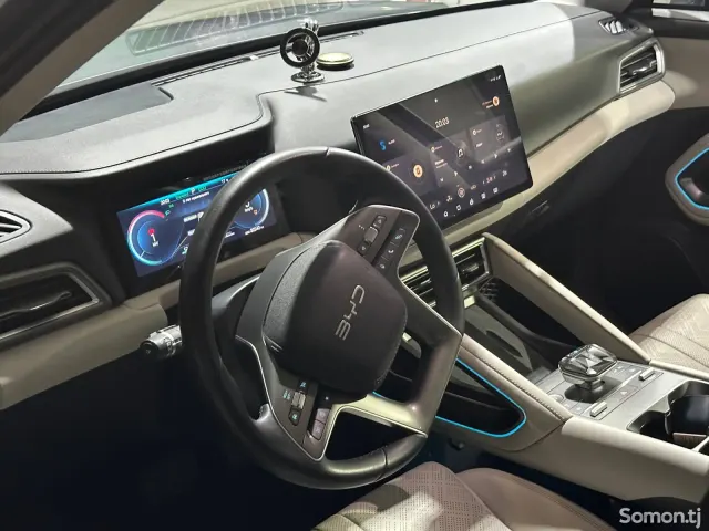 BYD Yuan Up 2025 · AT