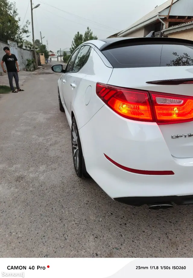 Kia Optima 2015 · 2.0 AT
