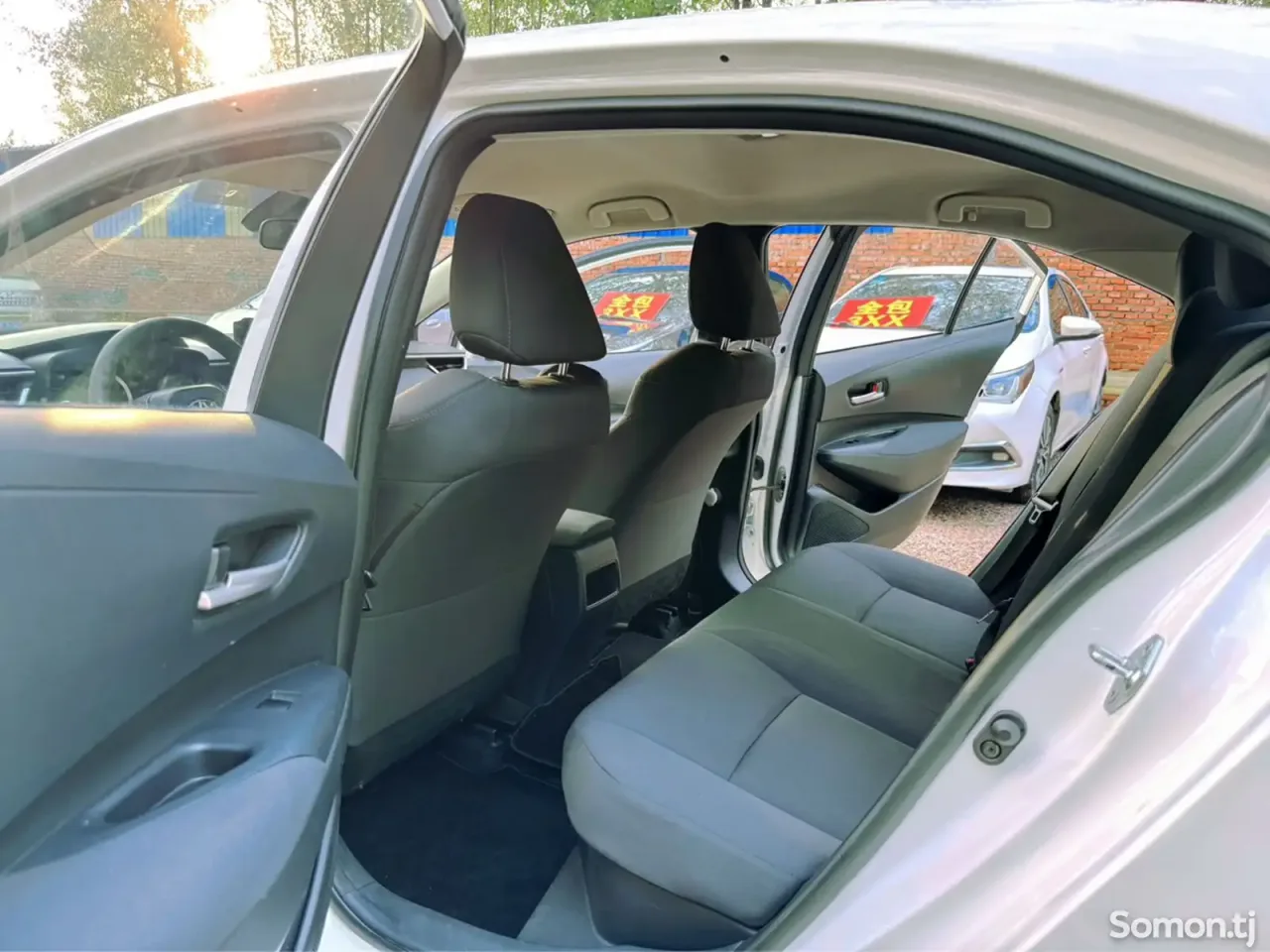 Toyota Corolla 2019 · 1.8 AT