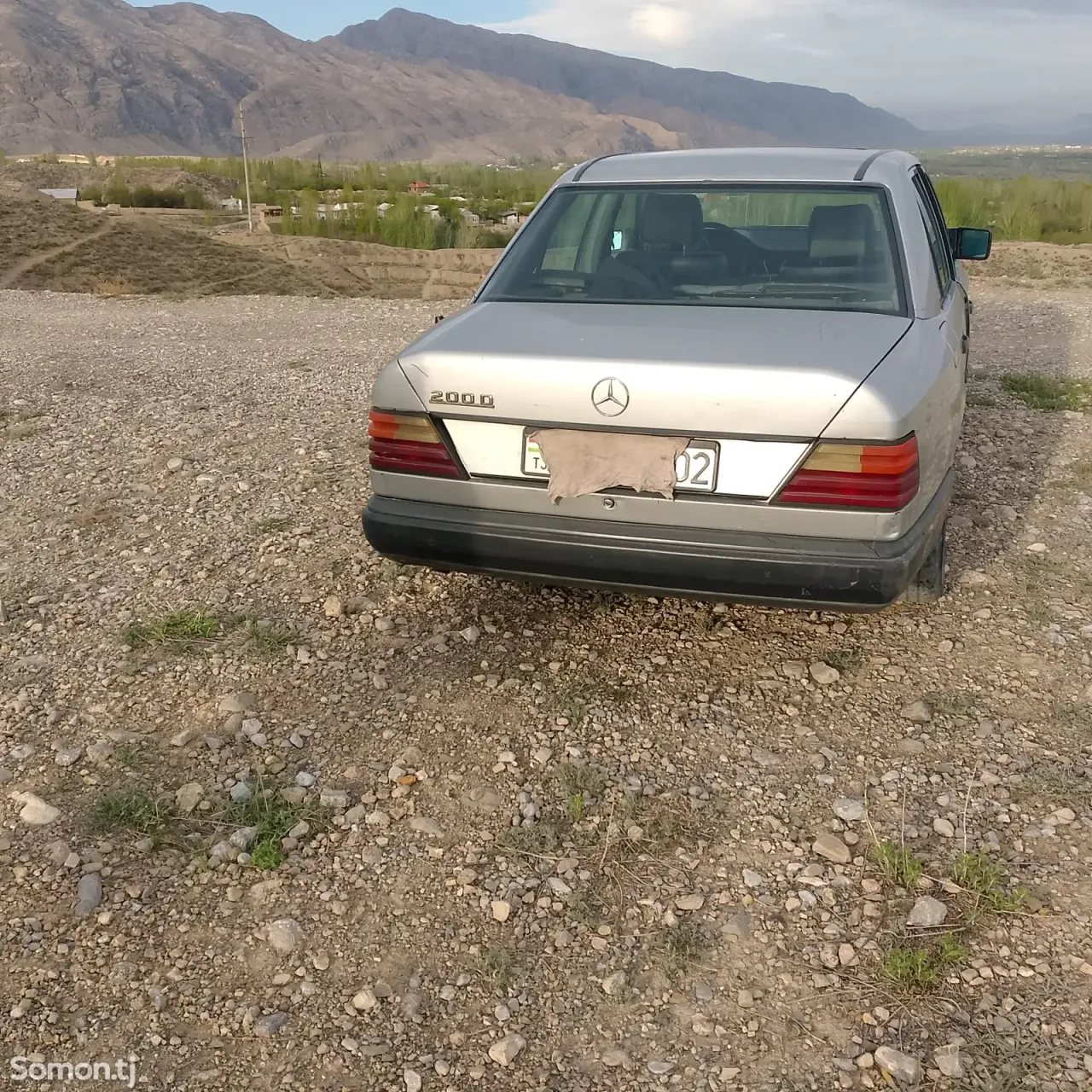 Mercedes-Benz W124 1989 · 1.5 MT