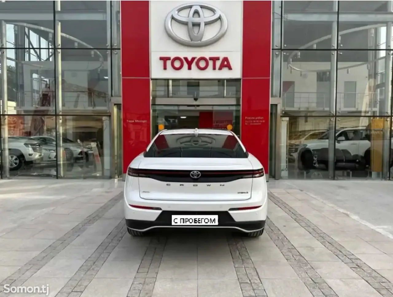 Toyota Crown 2023 · 2.4 AT