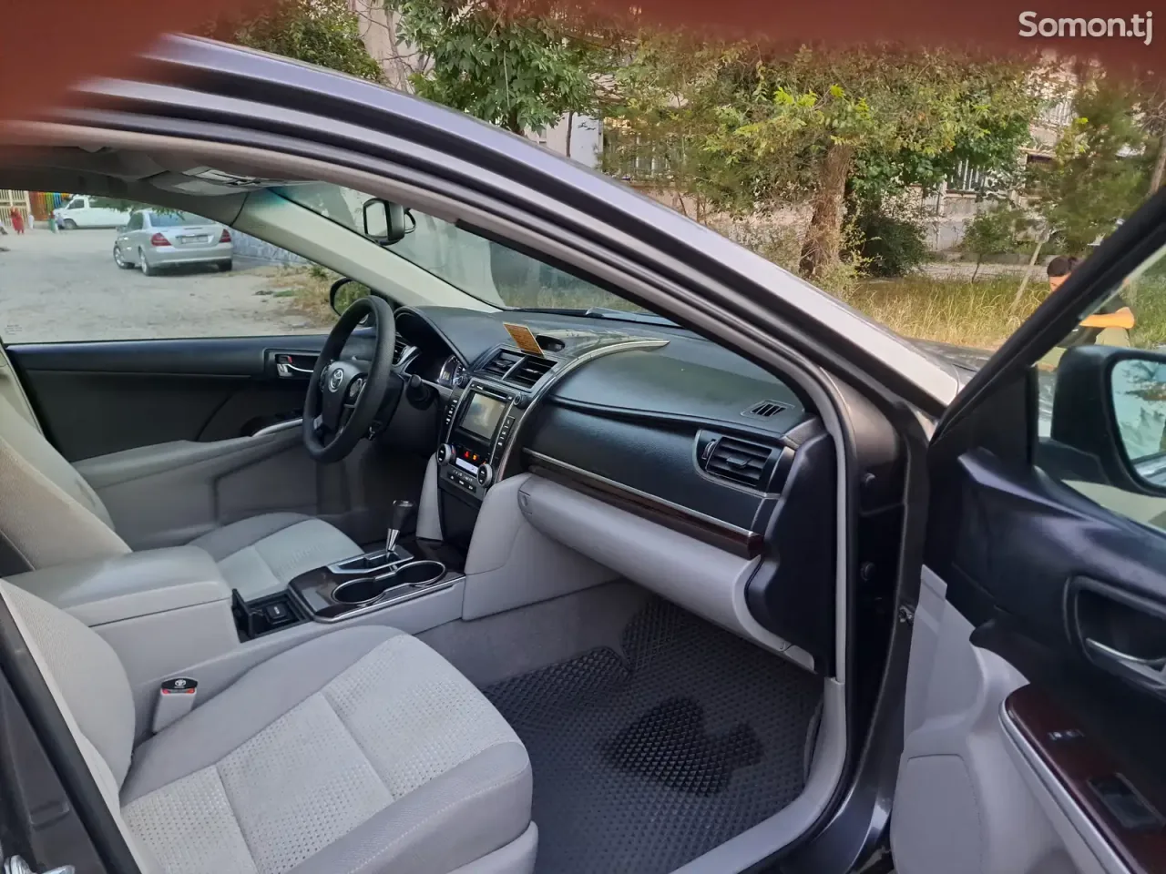 Toyota Camry 2013 · 2.5 AT