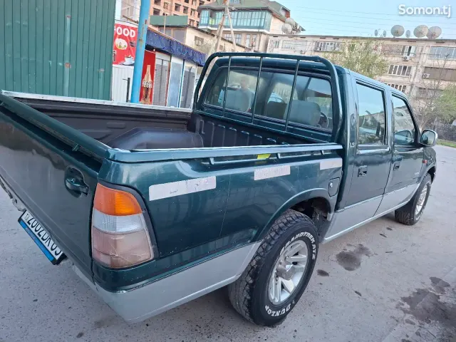 Isuzu D-Max 2008 · 2.6 MT