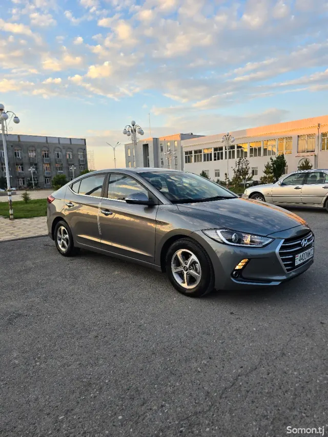Hyundai Avante 2016 · 1.6 AT