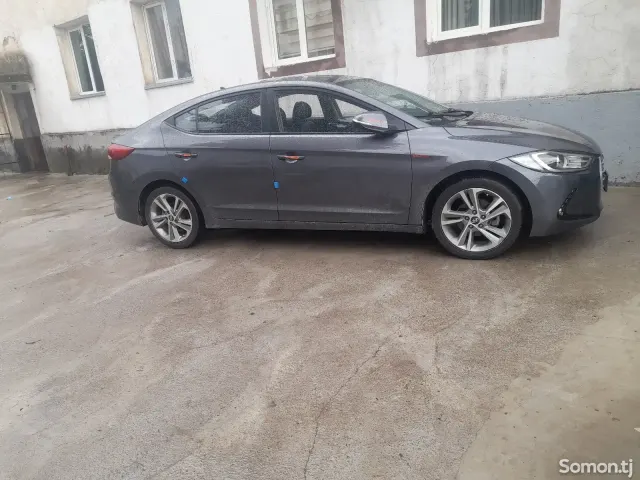Hyundai Avante 2016 · 1.6 AT