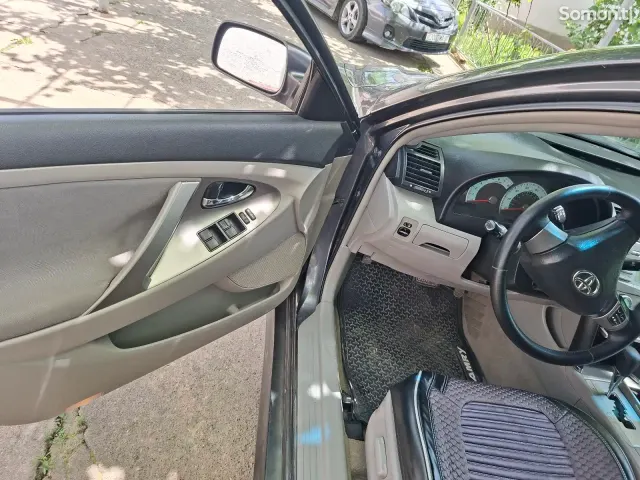 Toyota Camry 2009 · 2.4 AT