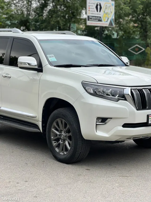 Toyota Land Cruiser Prado 2011 · 4.0 AT