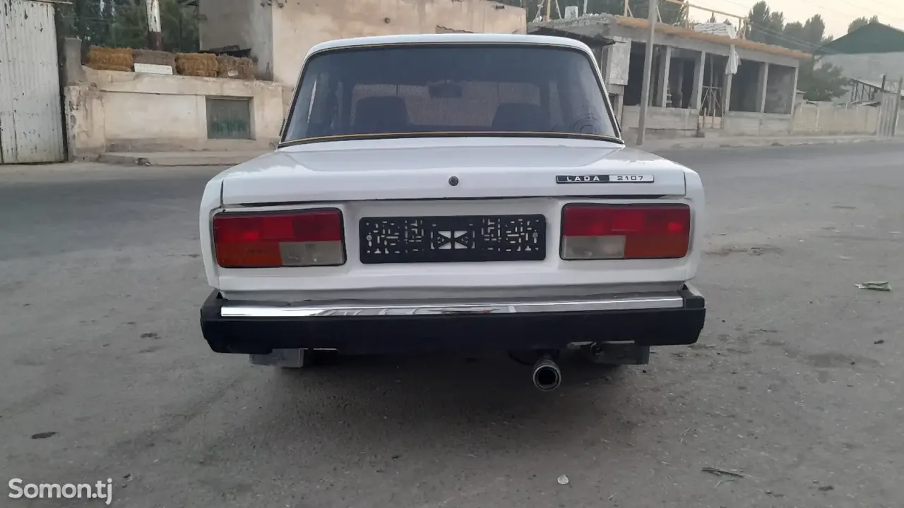 Lada (ВАЗ) 2107 2007 · 1.6 MT