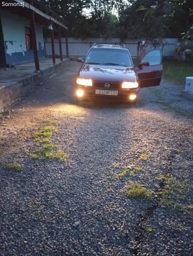 Opel Astra F 1997 · 1.6 MT
