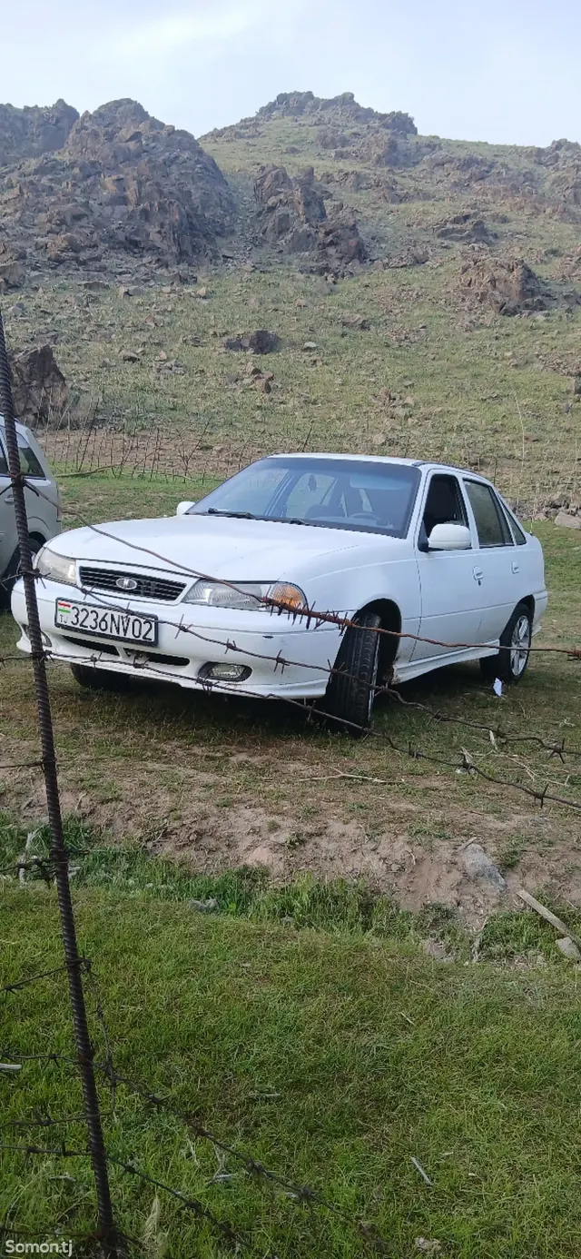 Daewoo Nexia 1995 · 1.6 MT