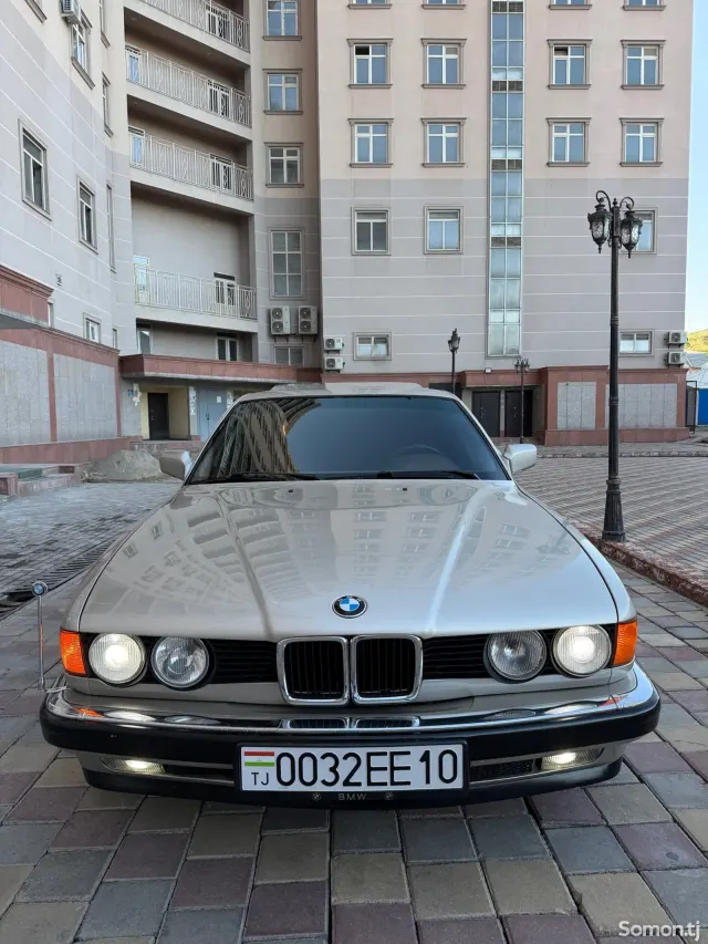 BMW 7 series 1994 · 3.2 MT