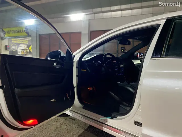 Hyundai Sonata 2015 · 2.0 AT