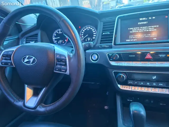 Hyundai Sonata 2018 · 2.0 AT