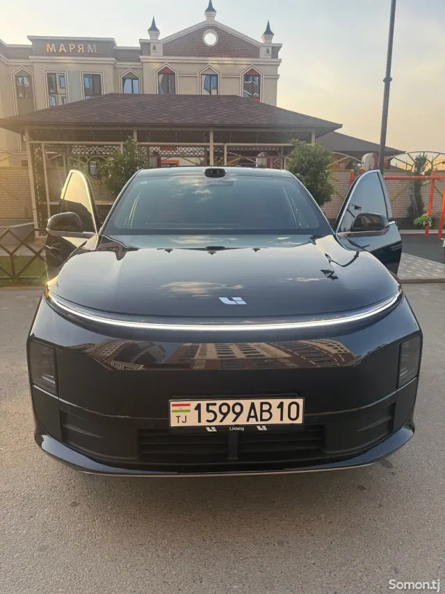 Li Auto (Lixiang) L6 2025 · 1.5 AT