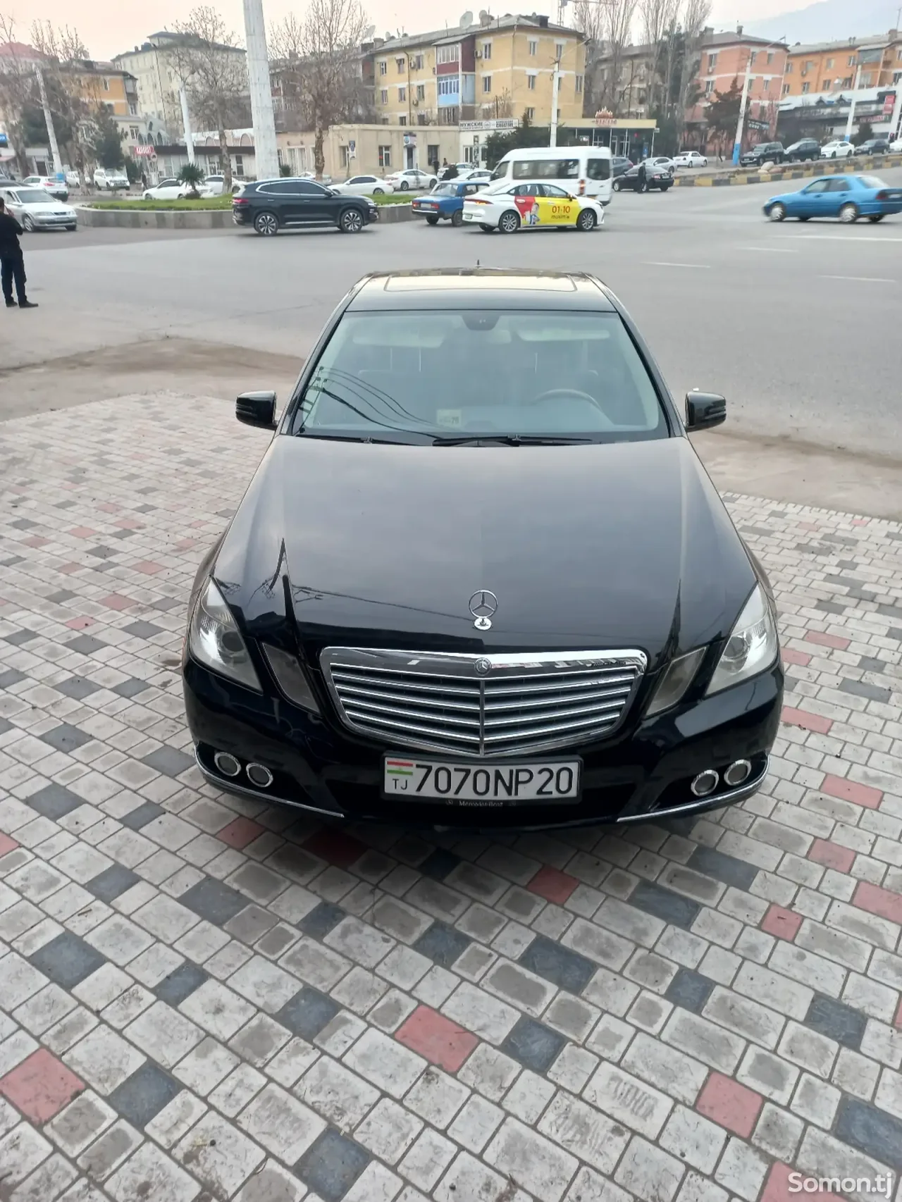 Mercedes-Benz E class 2011 · 3.5 AT