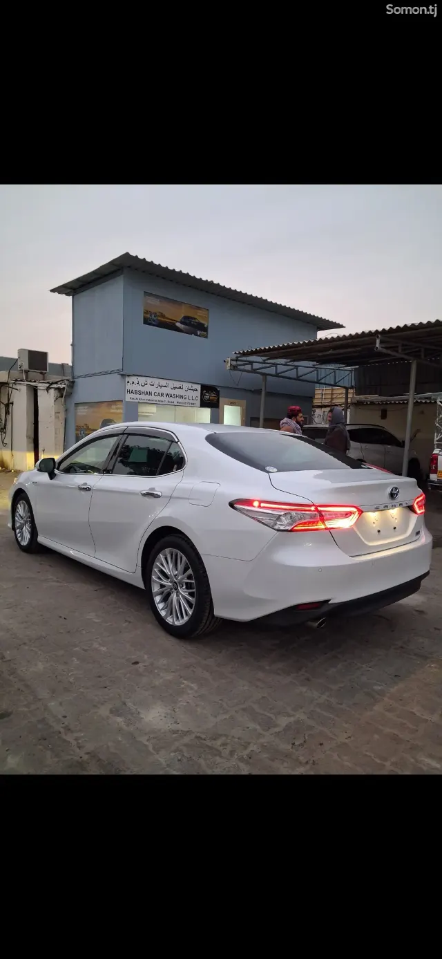 Toyota Camry 2018 · 2.5 AT