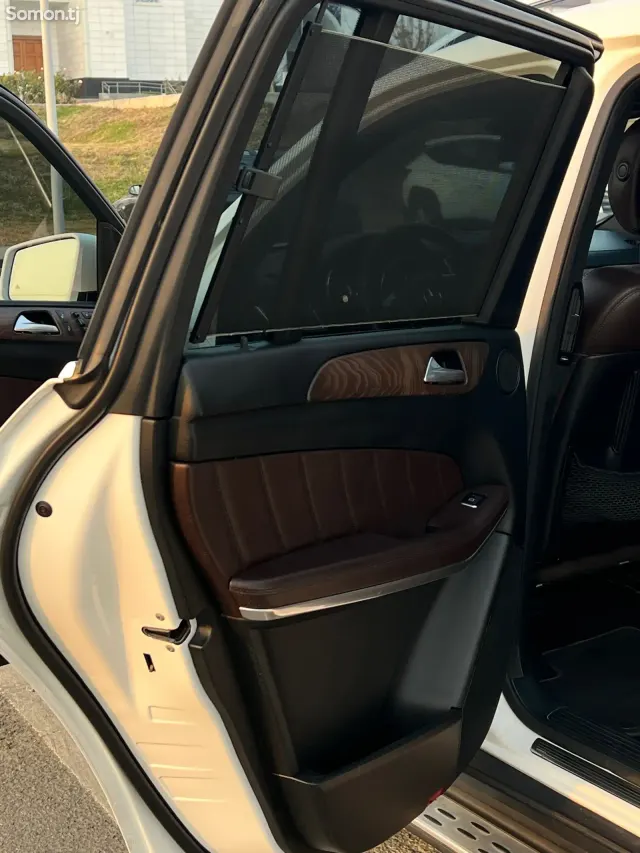 Mercedes-Benz GL class 2014 · 4.7 AT